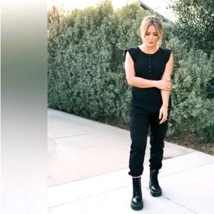 Smash and Tess Hilary Duff black size large